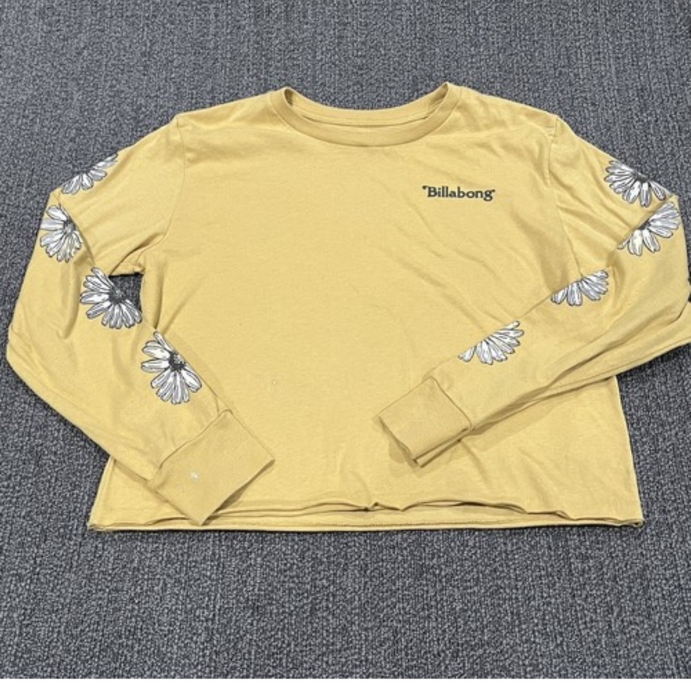 Billabong women’s long sleeve with daisies